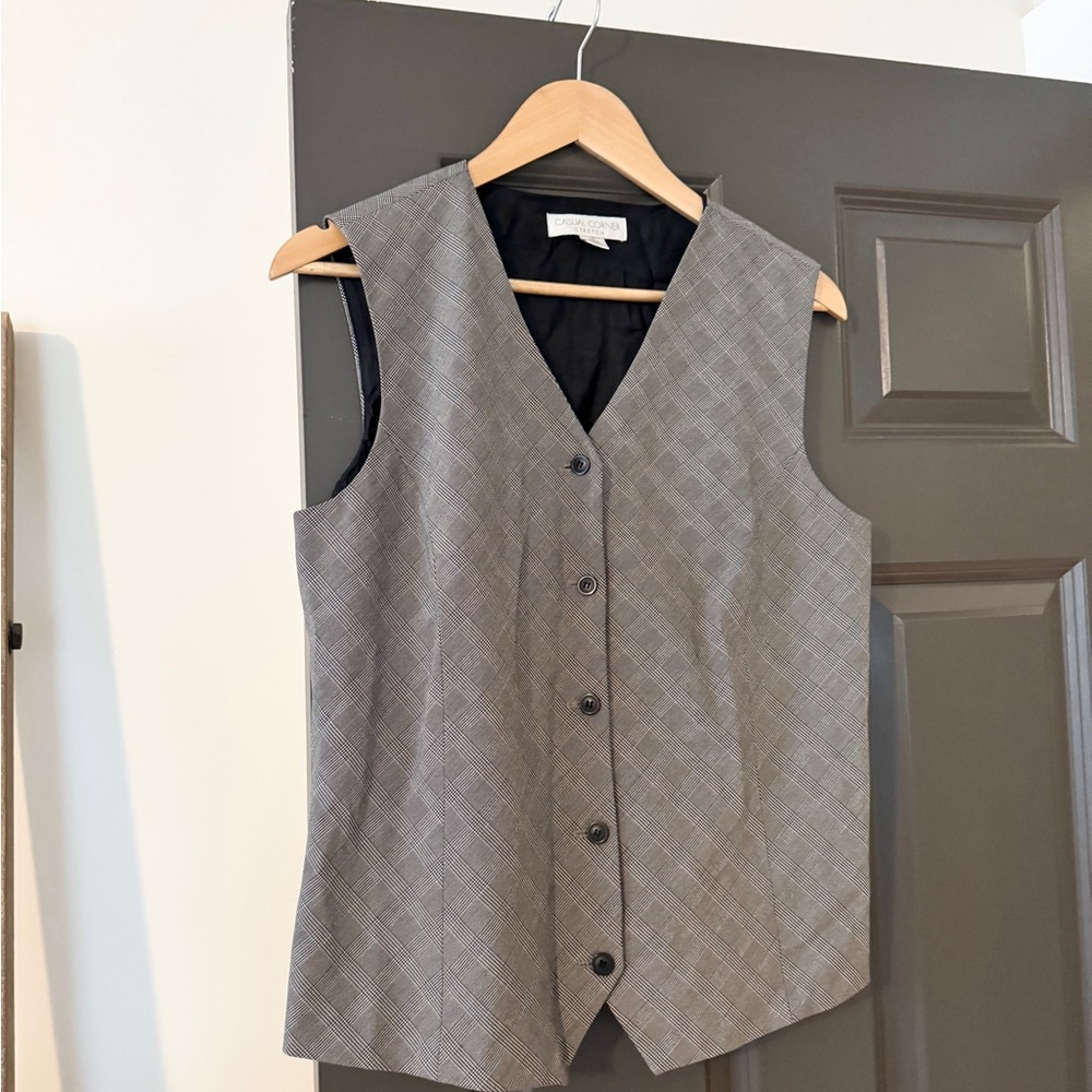 Casual Corner Black and White Vest